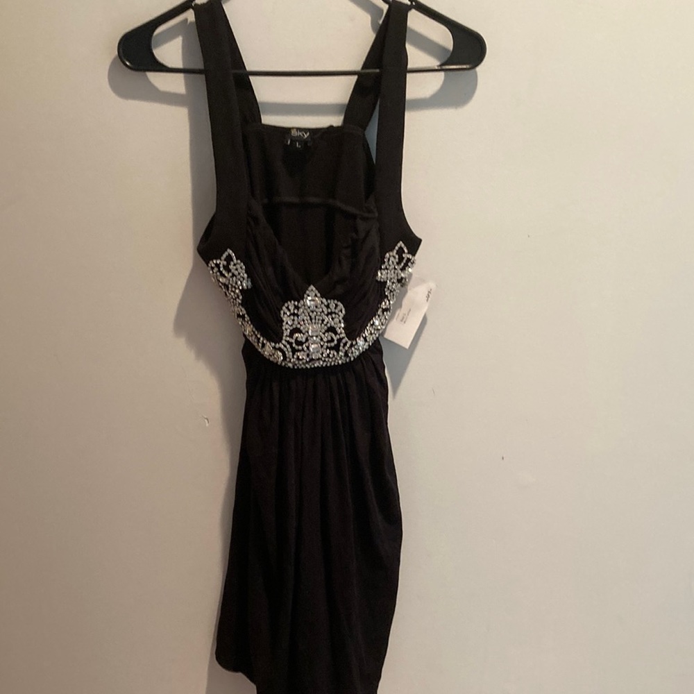 BEAUTIFUL BLACK DRESS WITH CRiSTALS NWT sky